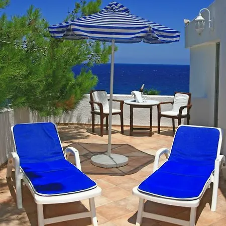 Отель Bay Истро